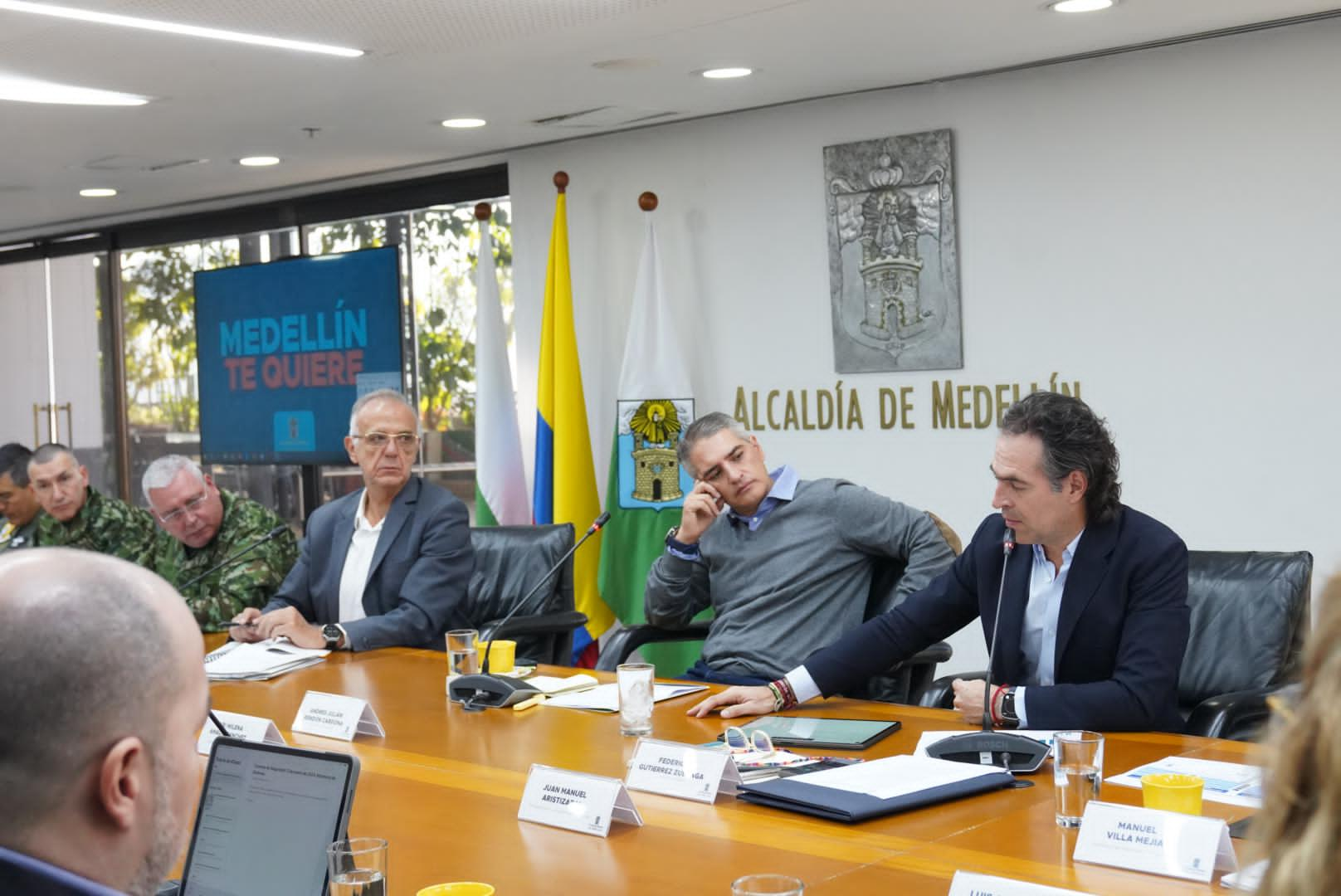 “La paz total jamás puede significar el cese total contra las estructuras criminales” alcalde de Medellín