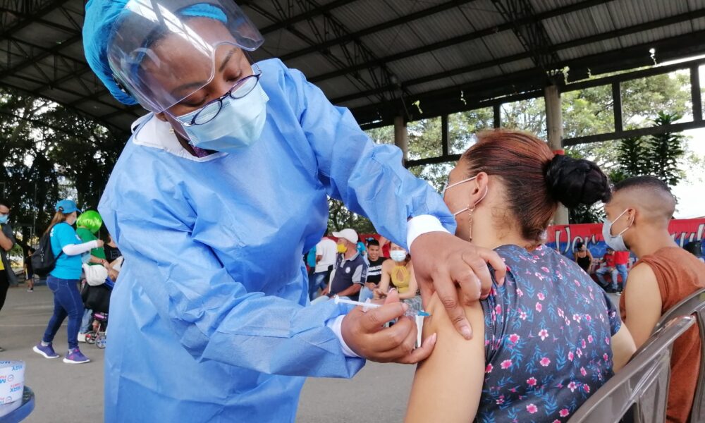 Medellín refuerza medidas ante oleada de virus respiratorios, vacunación masiva y monitoreo integral