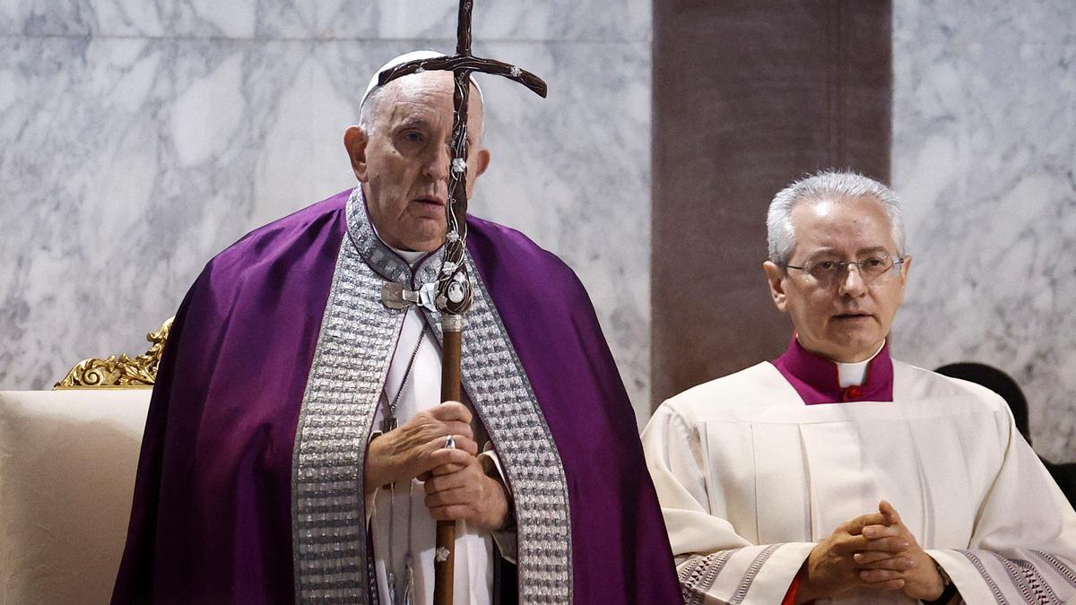 El Papa Francisco descarta renuncia y reflexiona sobre su futuro