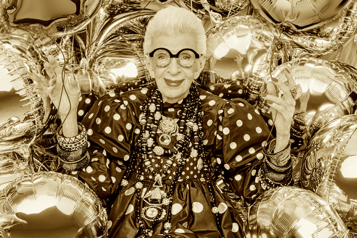 Ícono de la moda y estilo único, fallece Iris Apfel a los 102 años