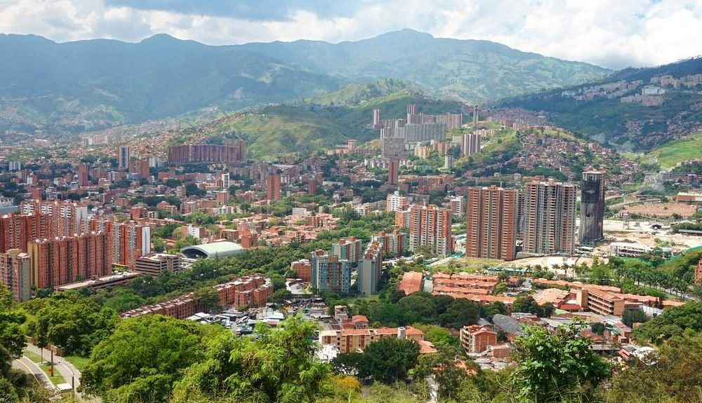 Medellín intensifica su lucha contra la operación ilegal de viviendas turísticas