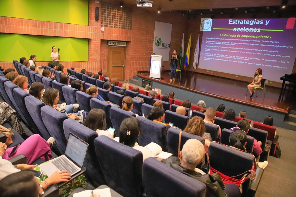 Avanzando hacia la equidad, Antioquia celebra la primera Cumbre de Mujeres Electas2