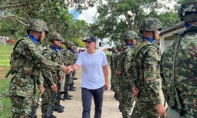 “Caminamos entre los cuerpos”, Gobernador de Antioquia Visita Remedios tras Enfrentamiento entre el Clan del Golfo y ELN