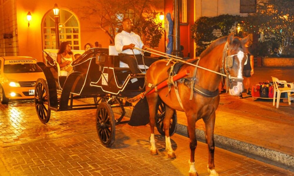 Cartagena se despide de los coches de caballos, en octubre inician la sustitución por vehículos eléctricos