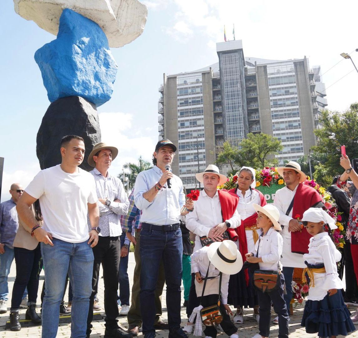 Los silleteros y la Feria de las Flores, símbolos de alegría y resiliencia