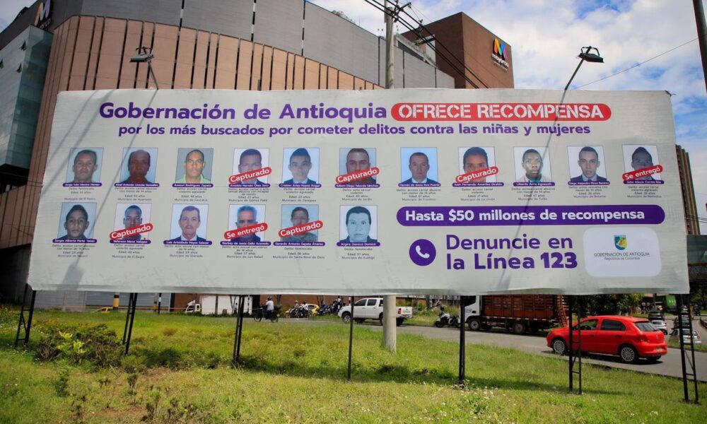 Gobernación de Antioquia intensifica la lucha contra la violencia de género, con instalación de vallas con los más buscados