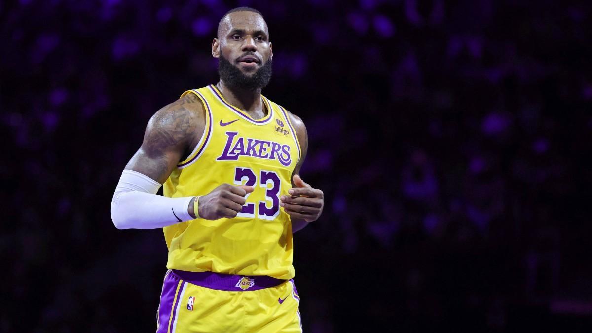 LeBron James pide reforzar Los Angeles Lakers, esta dispuesto a bajar su sueldo