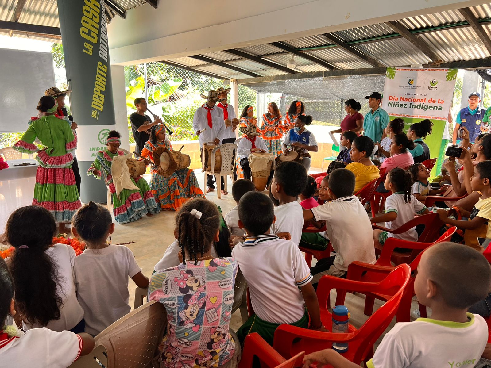 Antioquia reafirma su compromiso con la niñez y adolescencia indígena en San Juan de Urabá