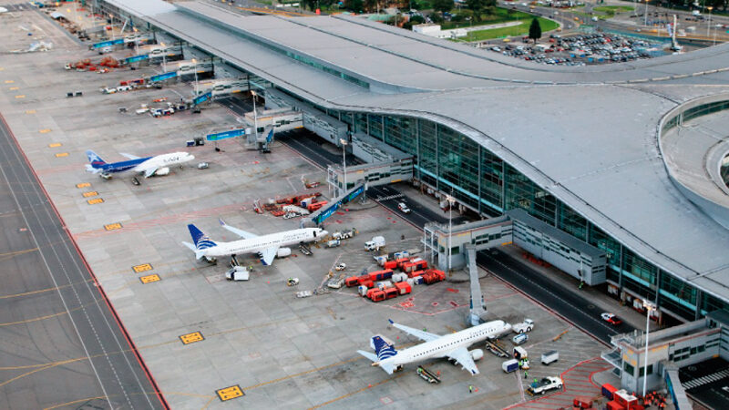 Crisis de combustible en Colombia, aeropuertos en alerta y aerolíneas en peligro