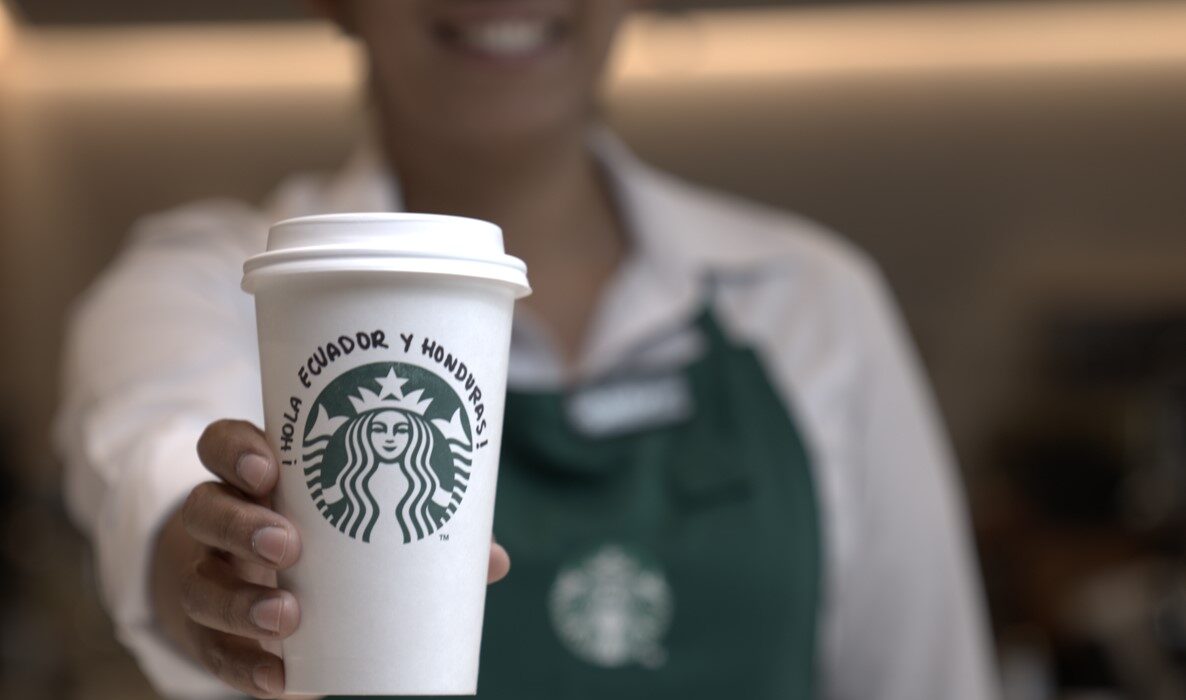 Starbucks celebra 10 años en Colombia con una inversión de 12 millones de dólares y una expansión sostenible