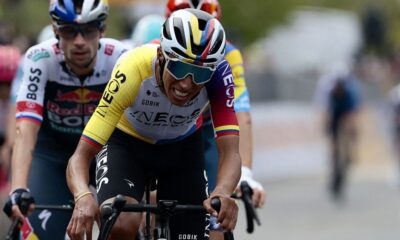 Egan Bernal se sacude en el Giro cerca del triunfo y con la mirada en la general