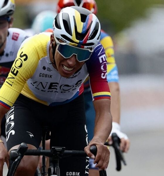 Egan Bernal se sacude en el Giro cerca del triunfo y con la mirada en la general