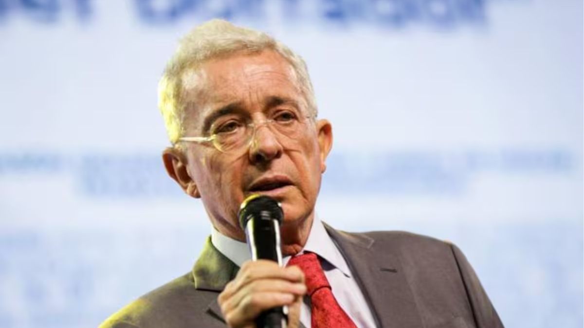 Álvaro Uribe denuncia posible nuevo atentado y lanza críticas al Gobierno Petro